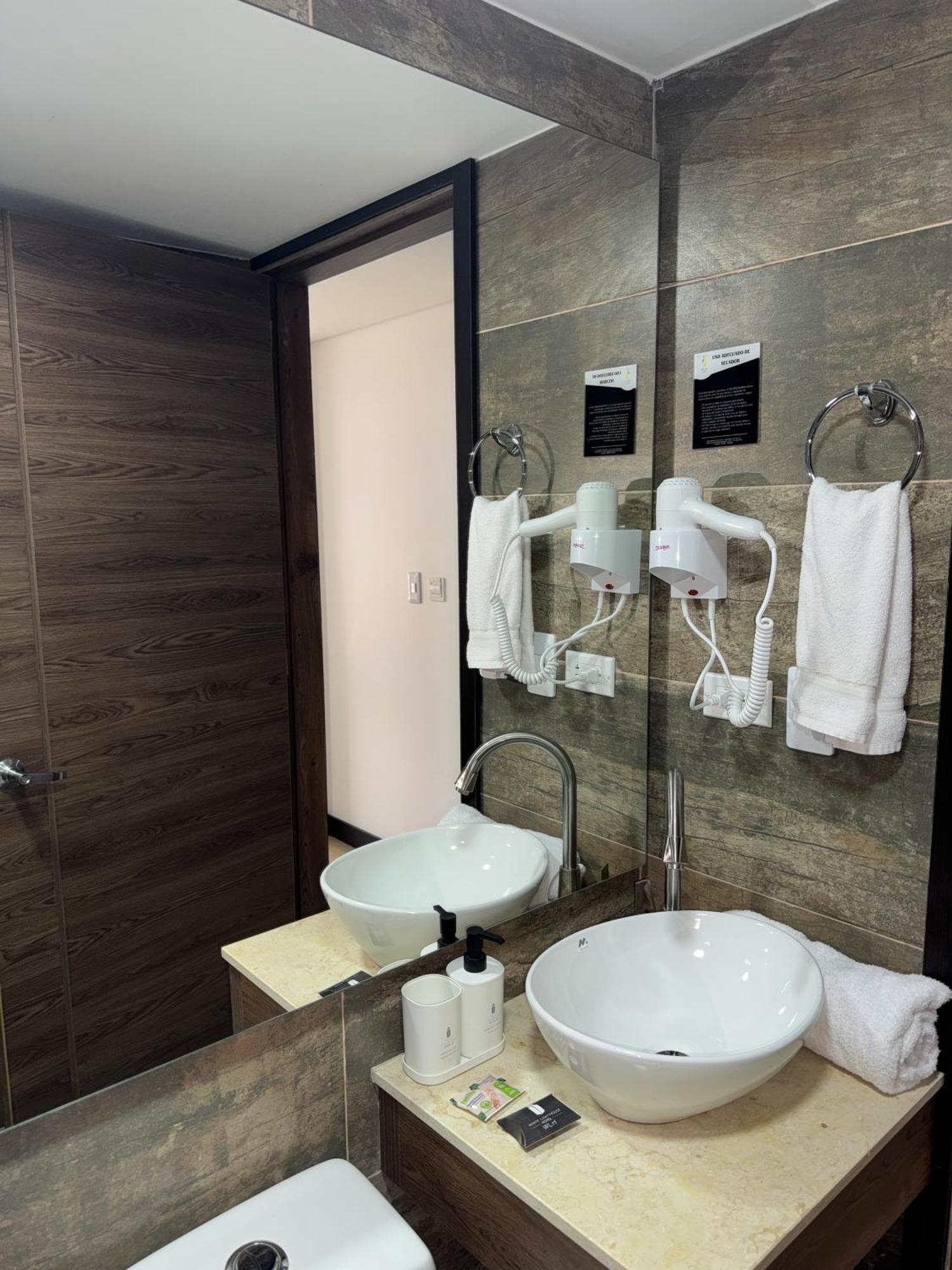 Hotel Wlh Gold Bogotá Extérieur photo